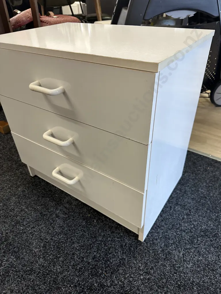 White 3 Drawer Lowboy. H60 W60 D40cm Image 1++