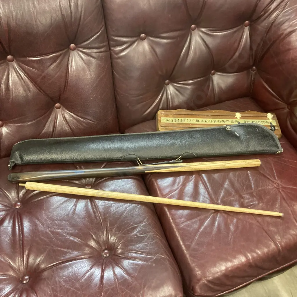 Wood Pool Cue And Yong Cheng Leather Case, 19oz 57” 2 Pce With a Snooker Scoring Board Image 1++
