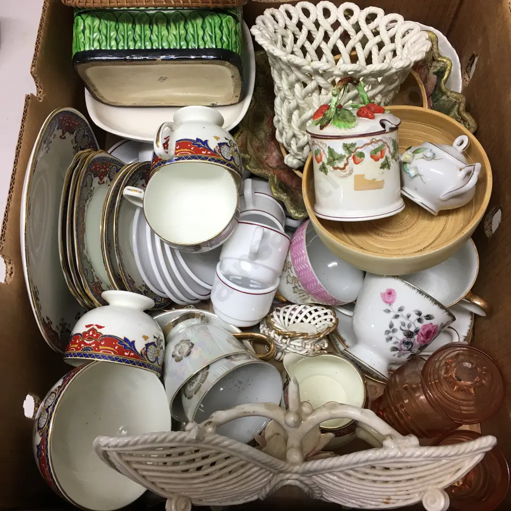 Box Lot Crockery Items Image 1++