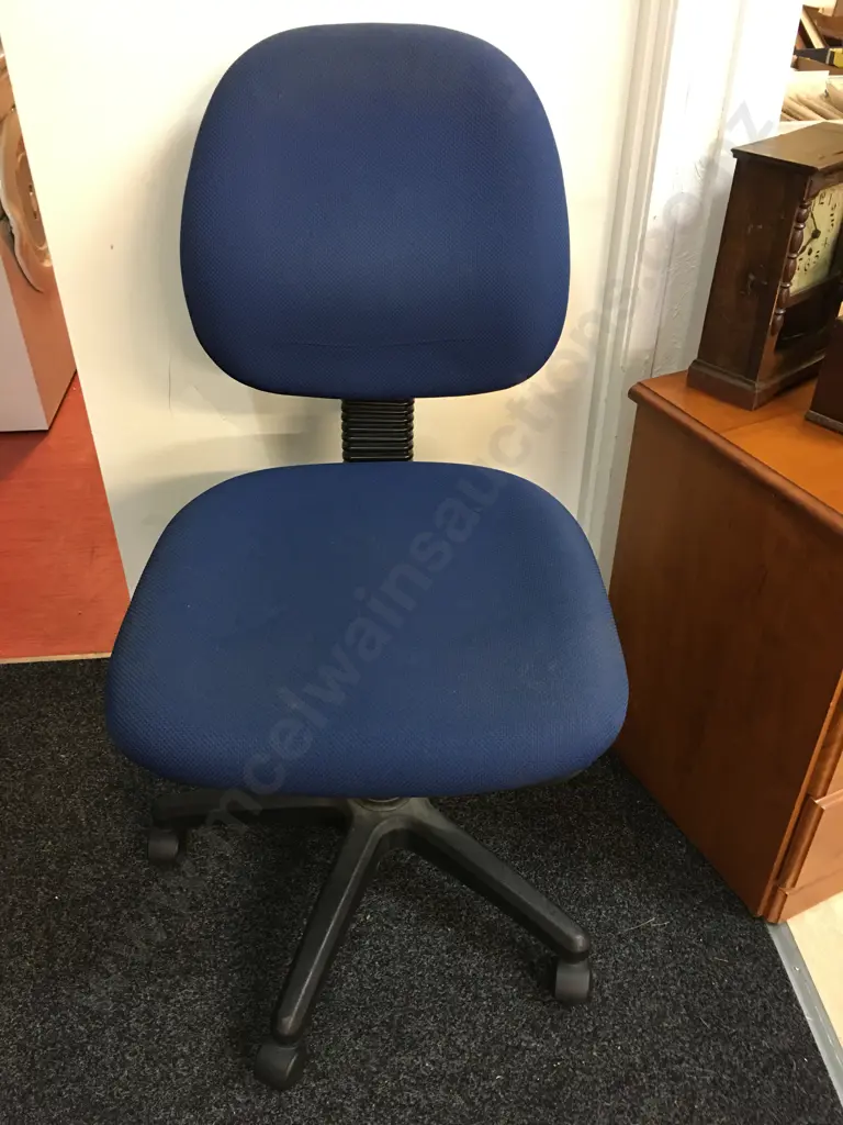 Blue H&O 3 Lever Operator Midback Chair Image 1++