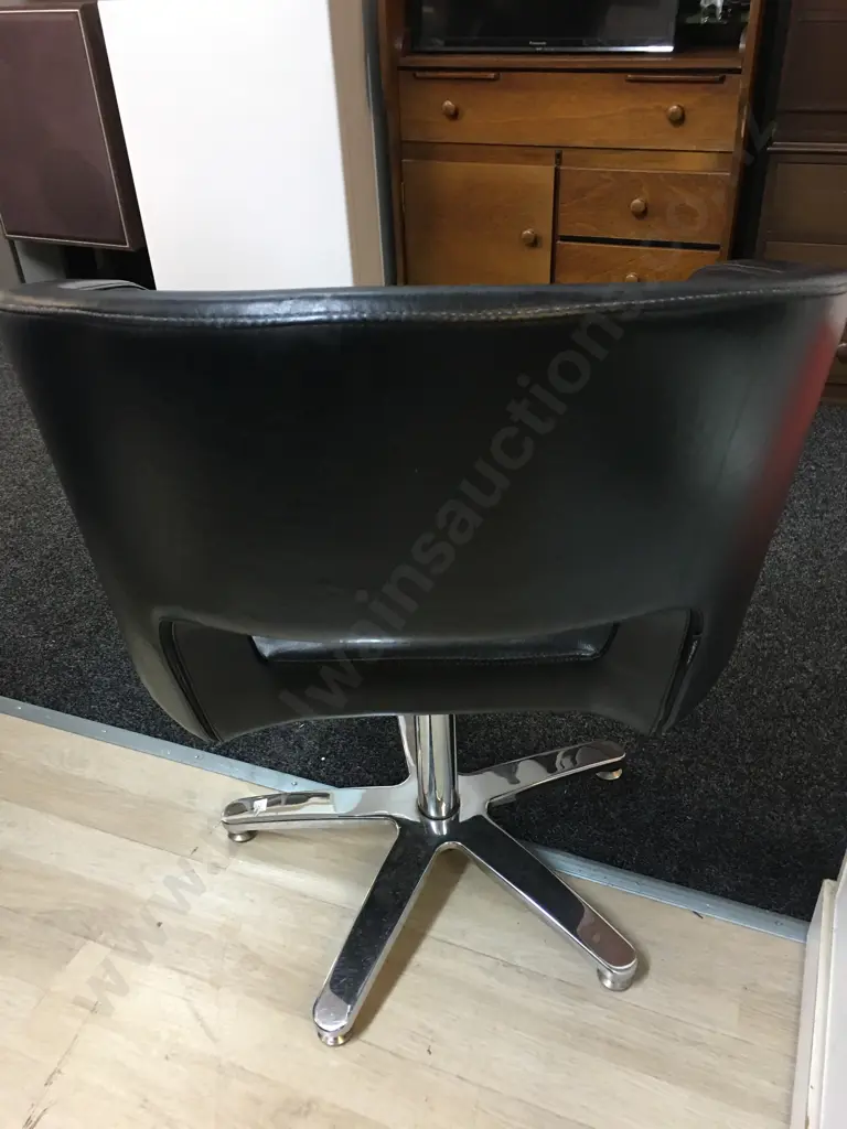 Black Comfortel Styling Chair, Hydraulic Lift, Stainless Steel 5 Star Base (Arms Wearing) Image 1++