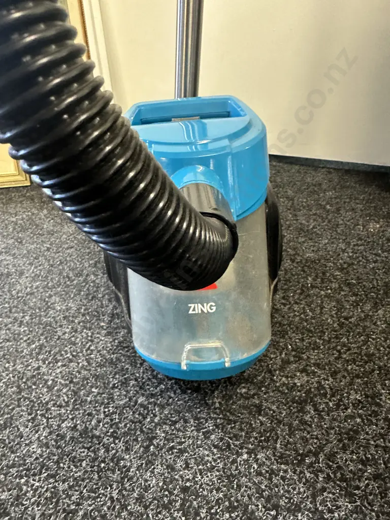 Bissell Zing Vacuum Cleaner, 1500W Image 1++