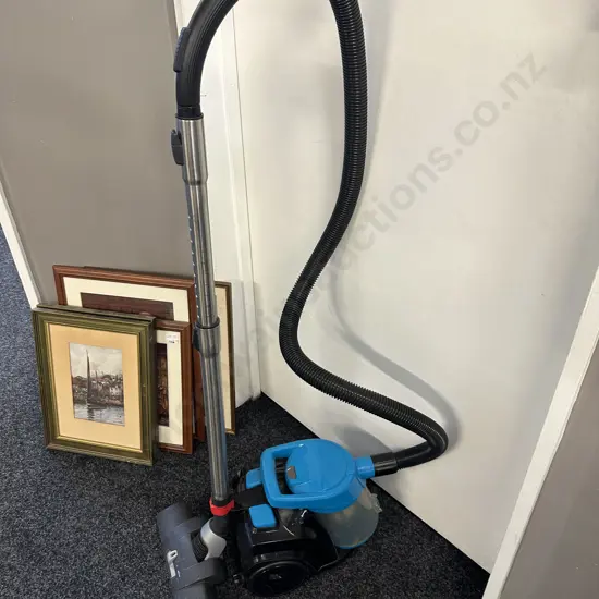 Bissell Zing Vacuum Cleaner, 1500W
