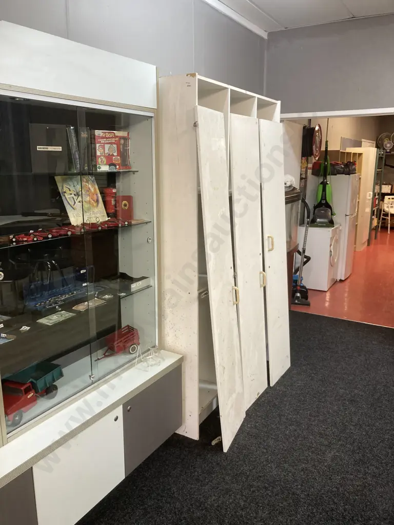 White Three Door Cabinet. H200 W120 D58.5cm (Missing Screws To Join Hinges) Image 1++
