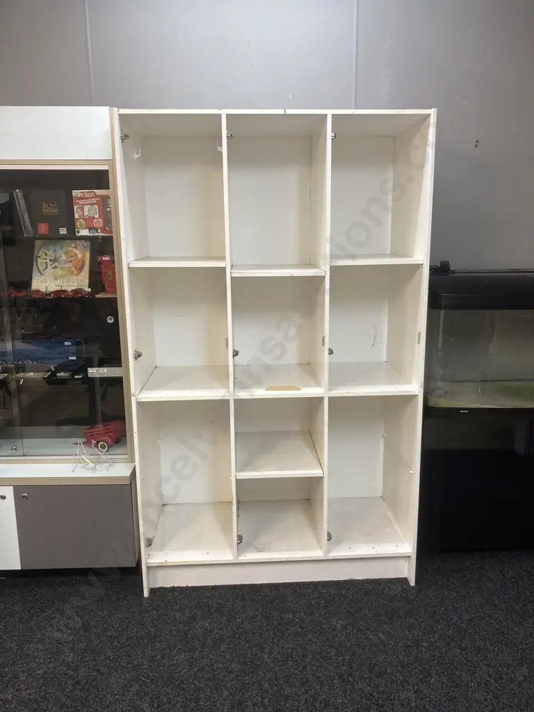 White Three Door Cabinet. H200 W120 D58.5cm (Missing Screws To Join Hinges) Image 1++