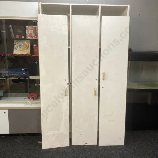 White Three Door Cabinet. H200 W120 D58.5cm (Missing Screws To Join Hinges)