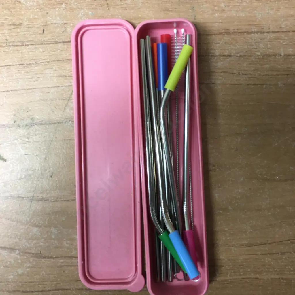 New 15 Piece Stainless Steel Reusable Straw Set With Cleaning Brushes In Pink Lidded Carry Case x 27 Image 1++