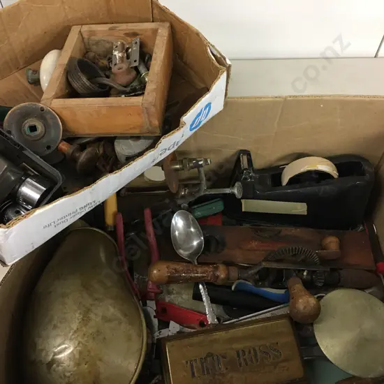 Box Of Assorted Vintage Sundries