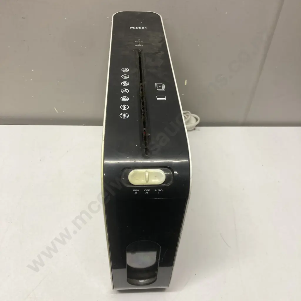 WSO601 Paper Shredder Image 1++
