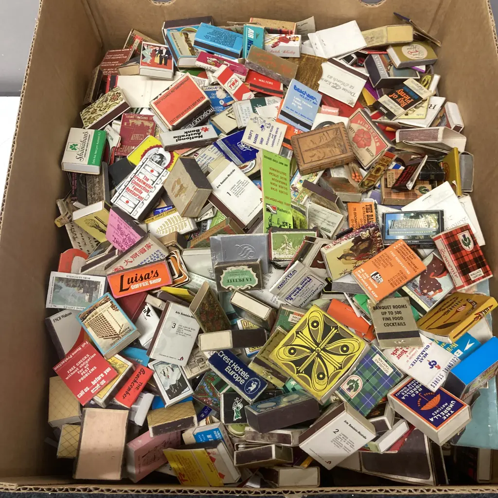 Large Vintage Matchbook Collection Image 1++