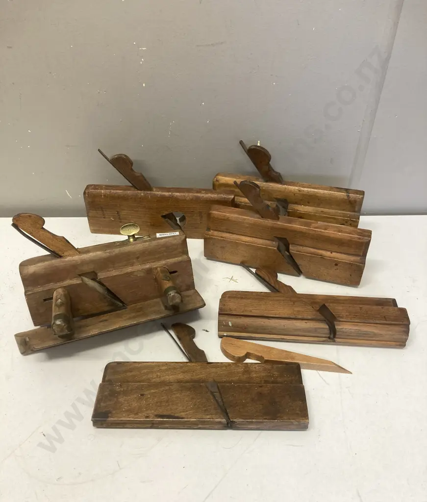 Antique Plough & Moulding Planes Image 1++