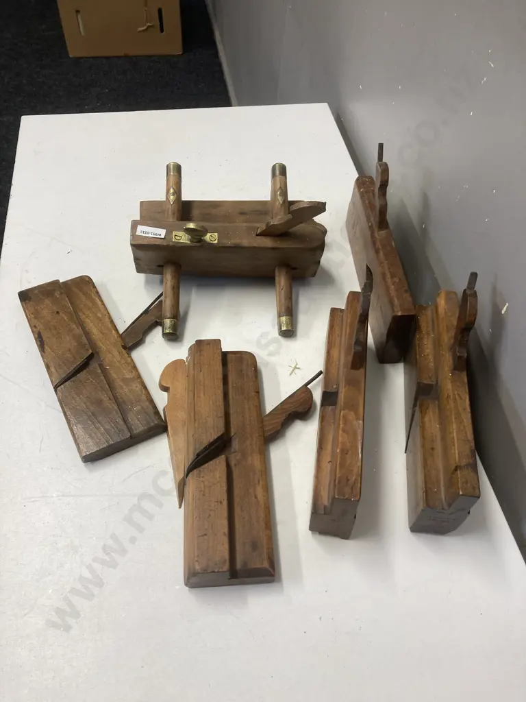Antique Plough & Moulding Planes Image 1++