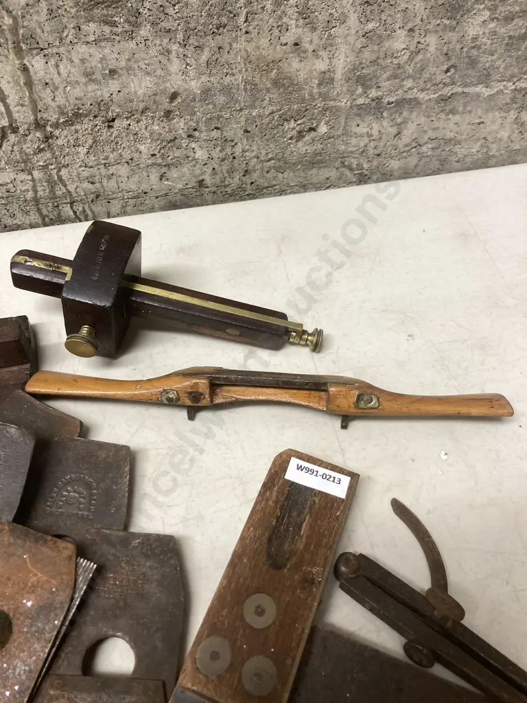 Antique & Vintage Tools Image 1++