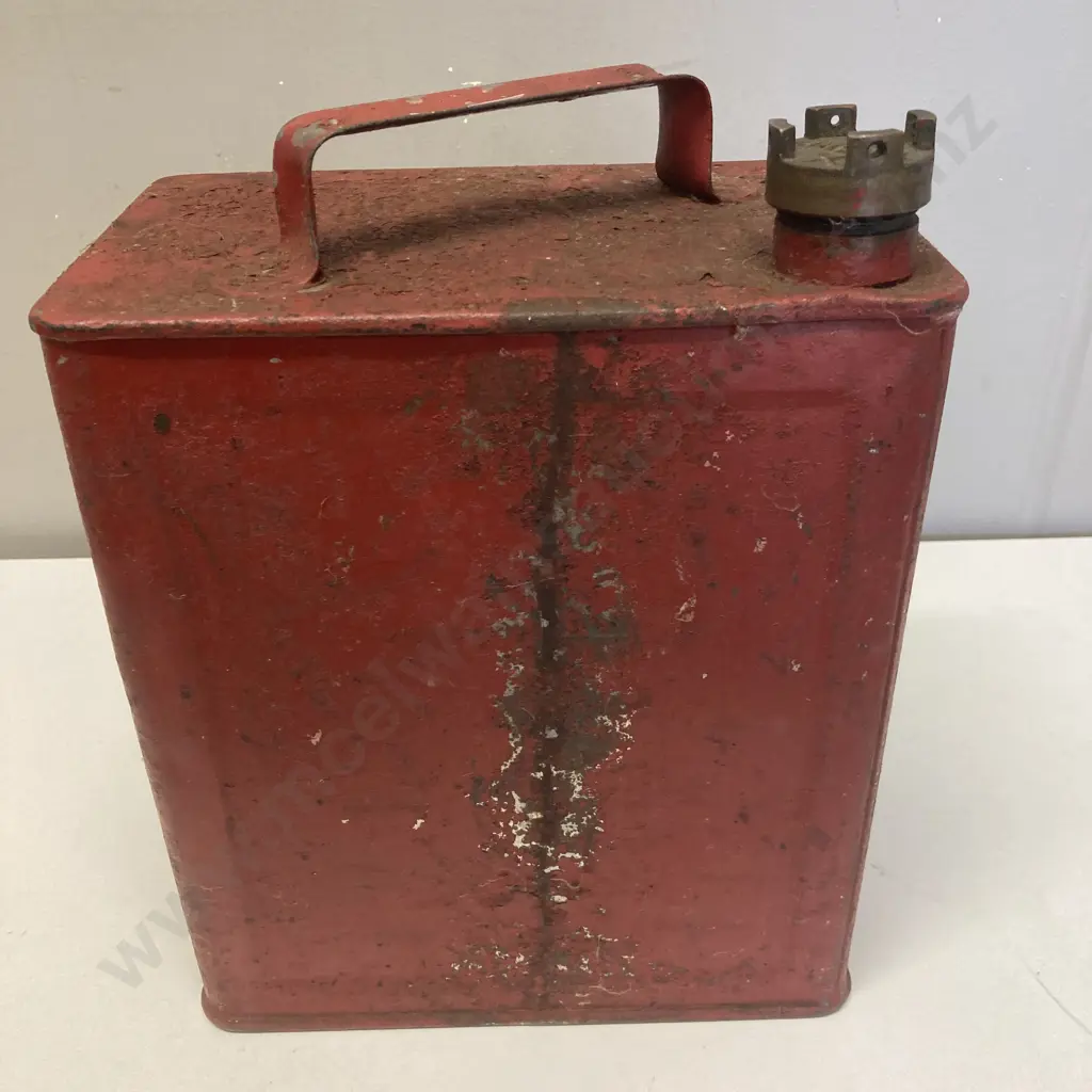 Vintage Shell Mex 2 Gallon Petrol Can Brass Screw Cap & Vintage Mobiloil 2 Gallon Tin Image 1++