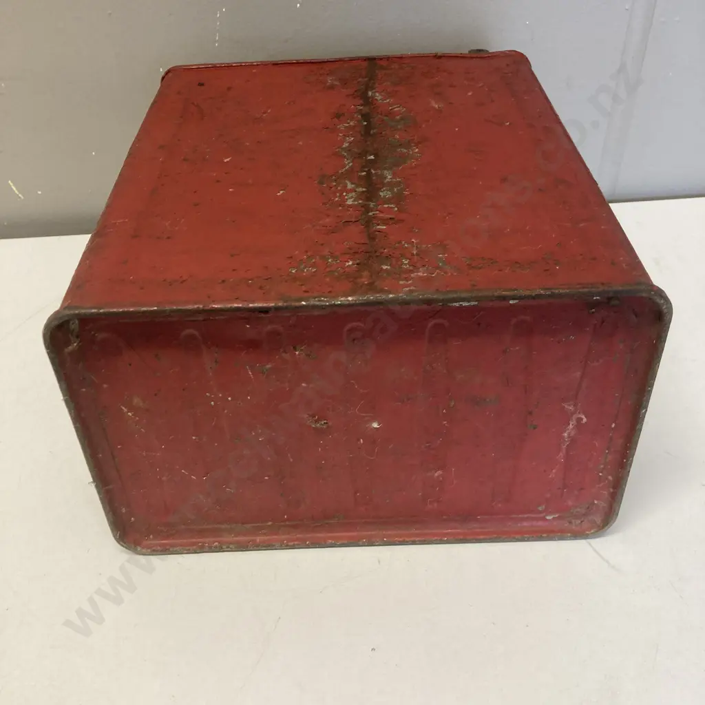 Vintage Shell Mex 2 Gallon Petrol Can Brass Screw Cap & Vintage Mobiloil 2 Gallon Tin Image 1++