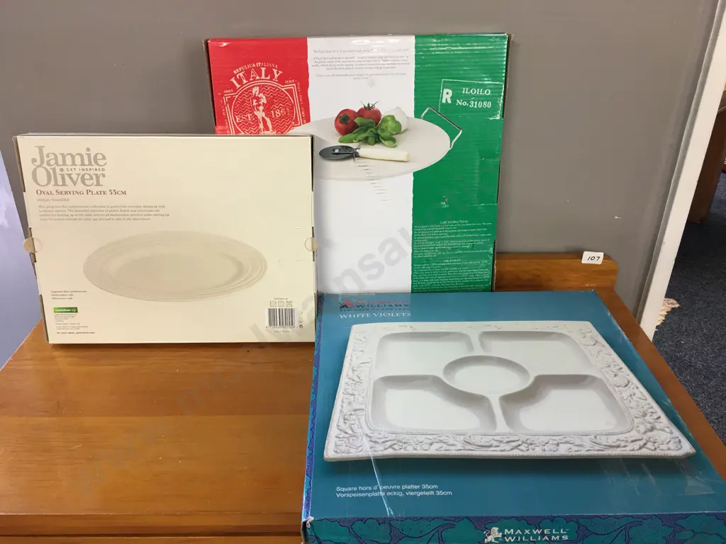 Serving Dishes & Pizza Stone Image 1++