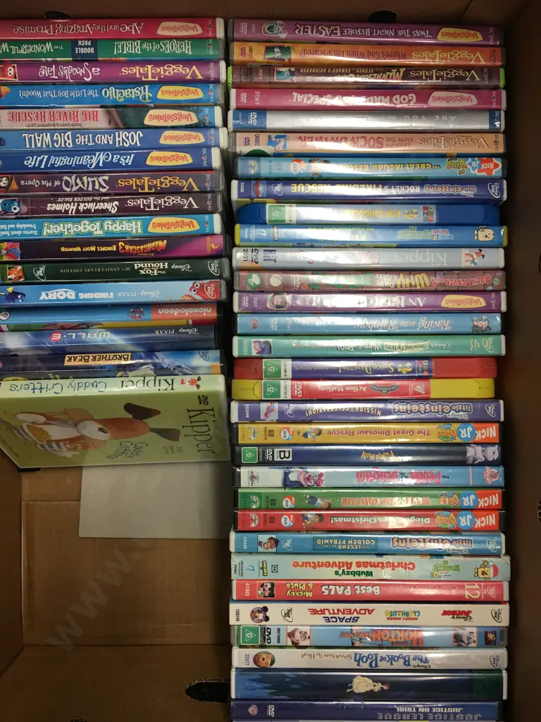 Selection Of Childrens Dvds Including Kipper, Christmas Adventure Etc Image 1++