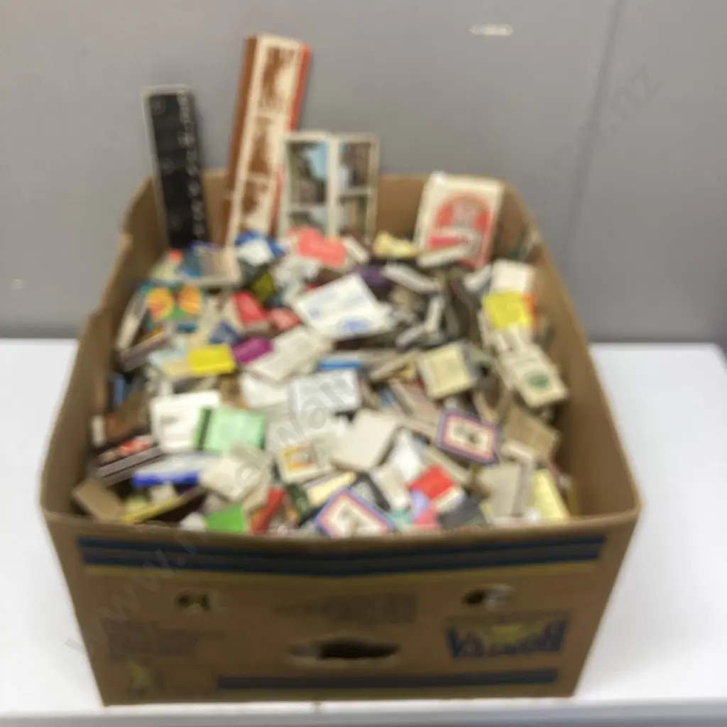 Large Vintage Matchbook Collection Image 1++