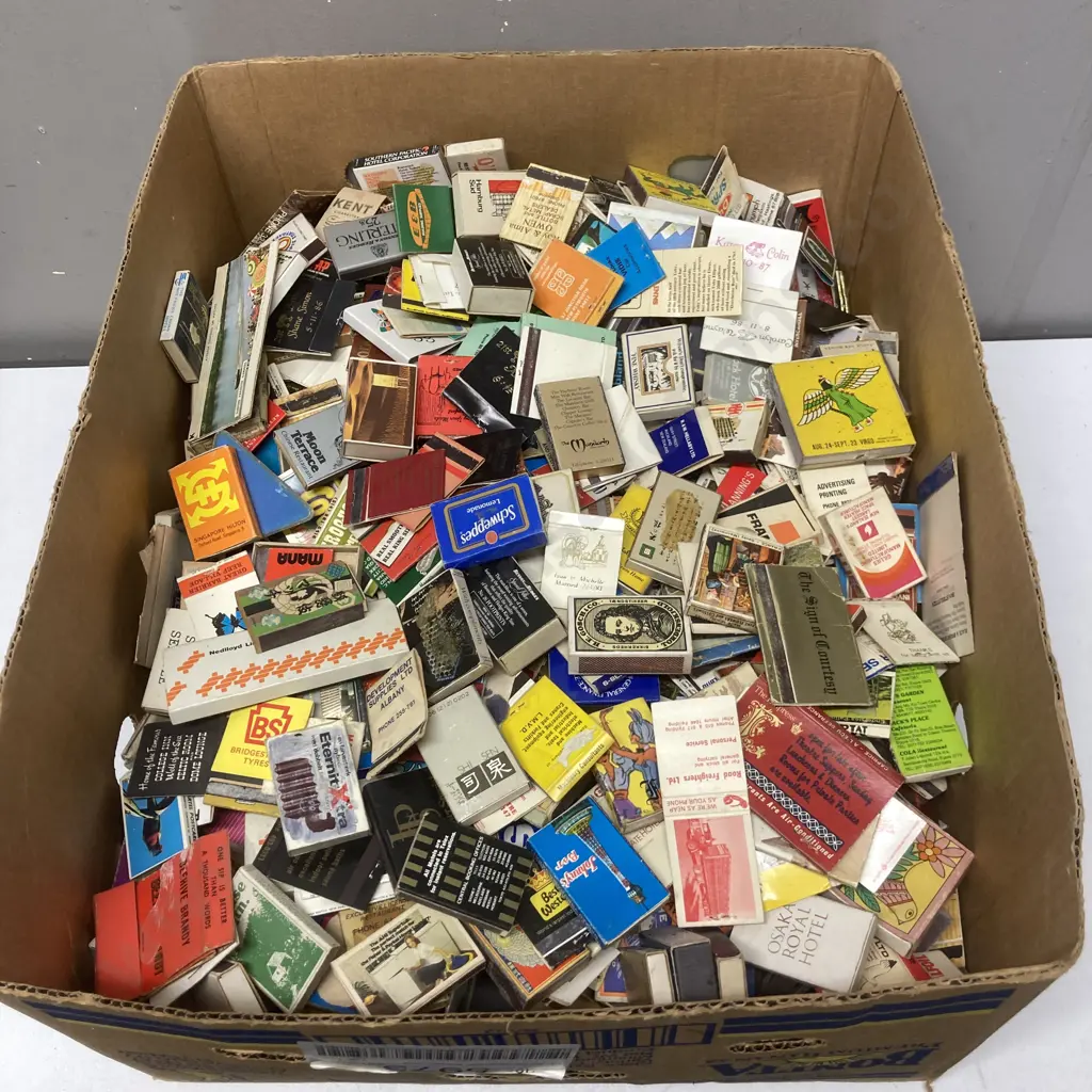 Large Vintage Matchbook Collection Image 1++