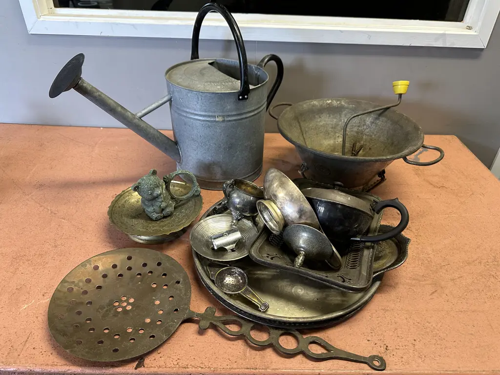 Box Lot Watering Can, Moulie, Brassware Etc Image 1++