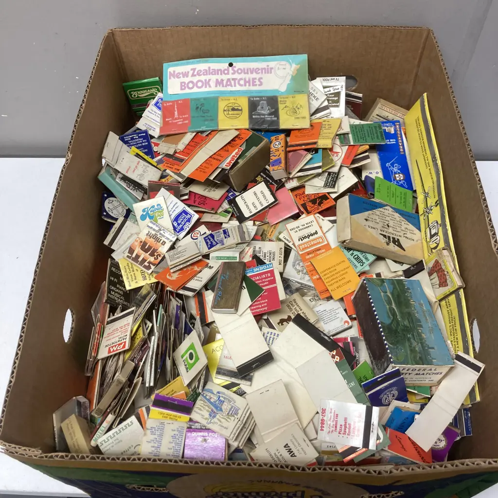Large Vintage Matchbook Collection Image 1++