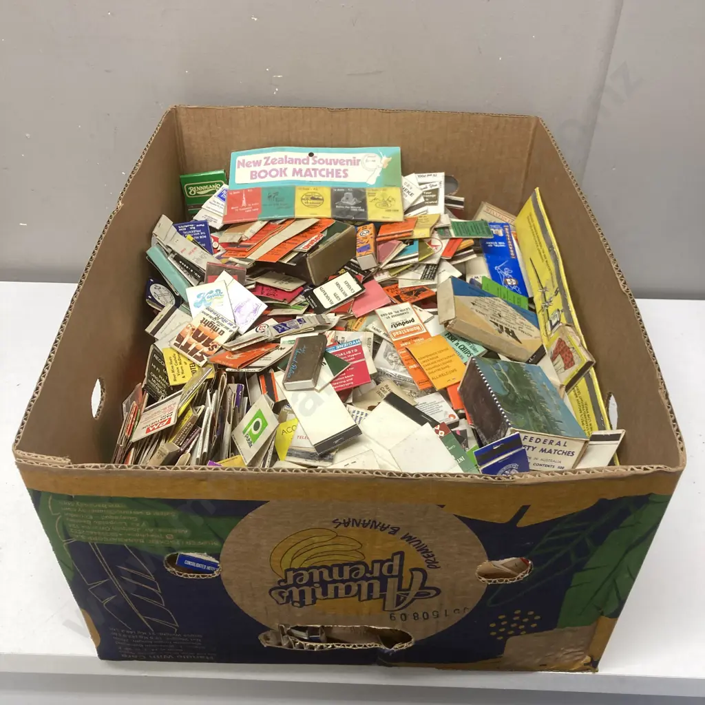 Large Vintage Matchbook Collection Image 1++