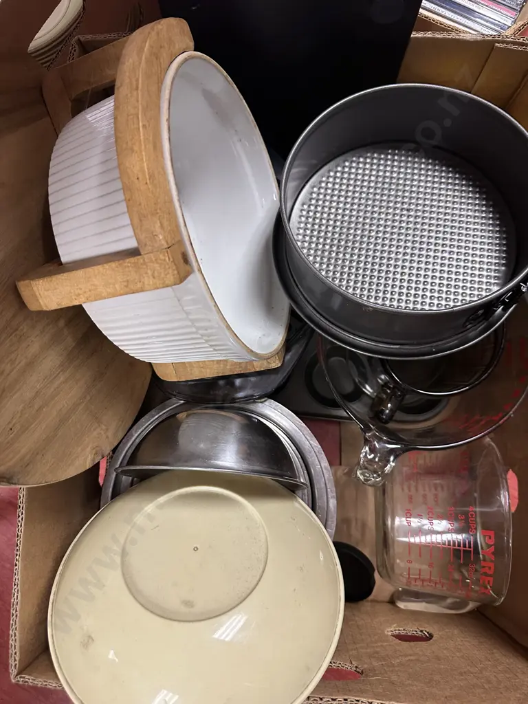 Pyrex Jugs , Bakeware Etc Image 1++