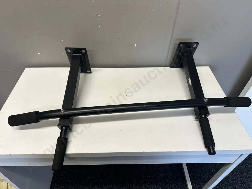 Black Pull Up Rack Image 1++