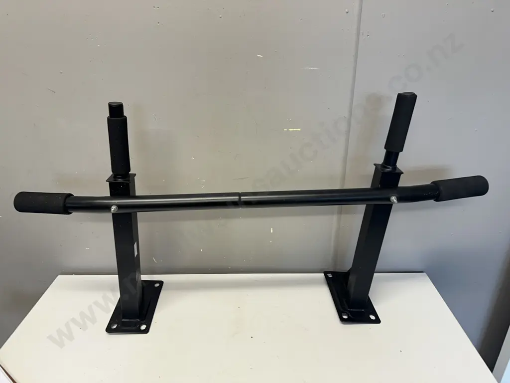 Black Pull Up Rack Image 1++
