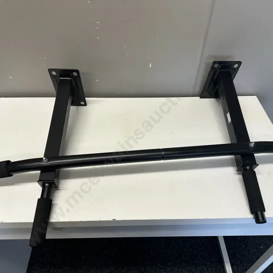 Black Pull Up Rack