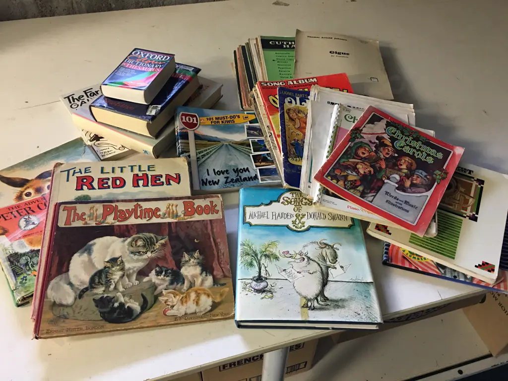 Vintage Kids Books, Far Side gallery, Music Books, Dictionary Etc Image 1++
