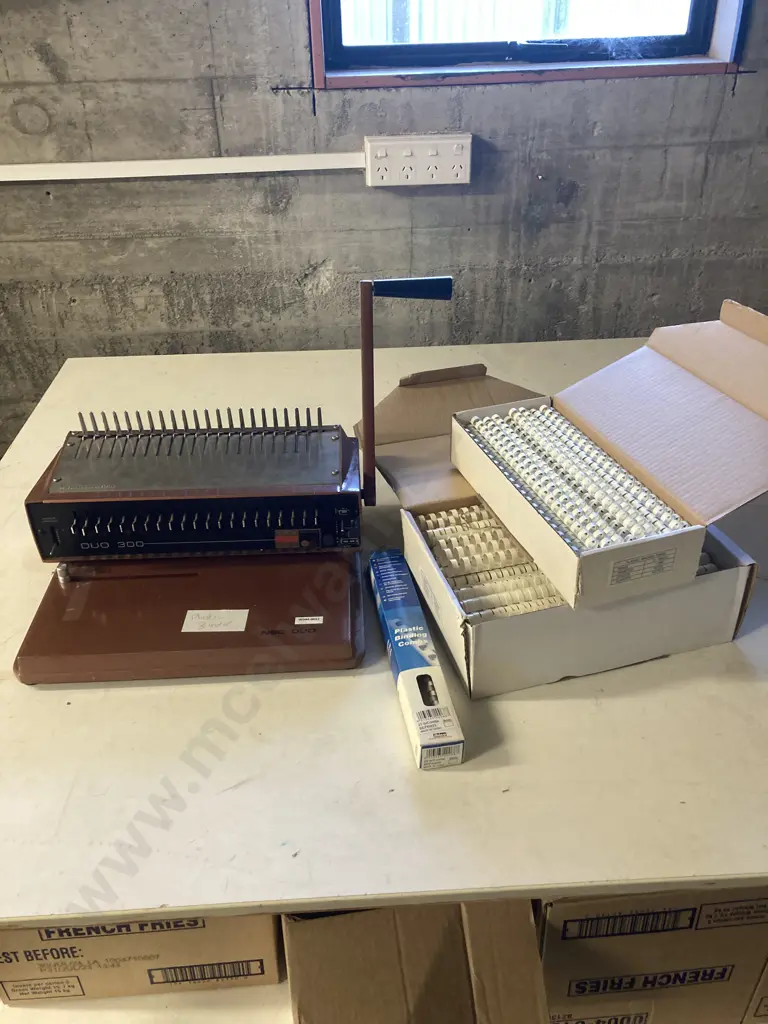 NSC DUO Manual Plastic Binder & Binding Rings Image 1++