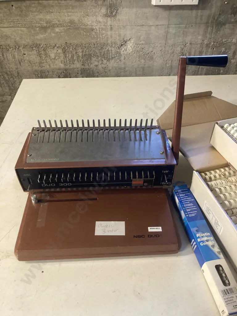 NSC DUO Manual Plastic Binder & Binding Rings Image 1++