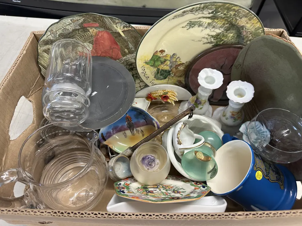 Box Of Assorted China & Glass Ware Image 1++