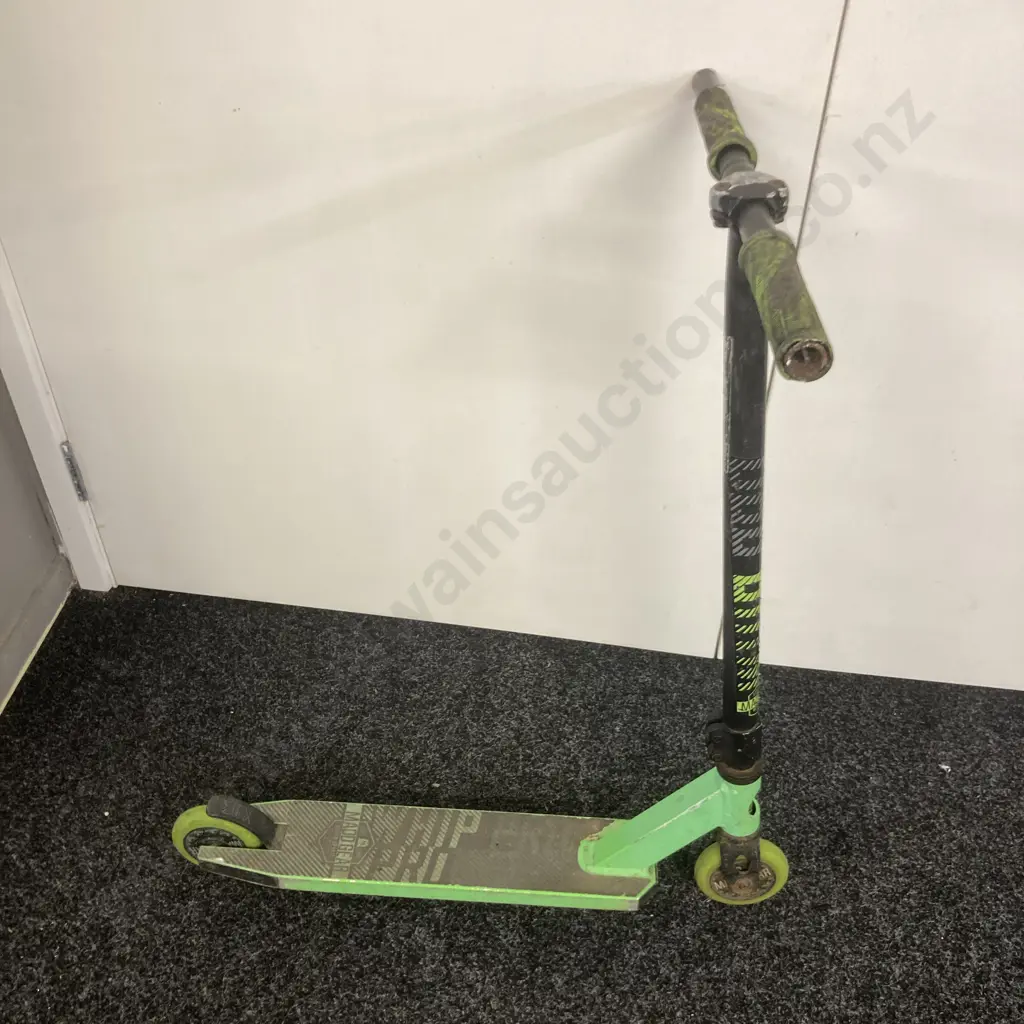 MADD Gear Action Sports Black & Green Scooter Image 1++