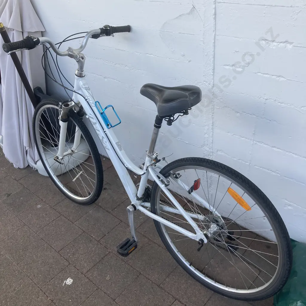 DEL SOL LXi 7.1 Bike, White Colour Image 1++