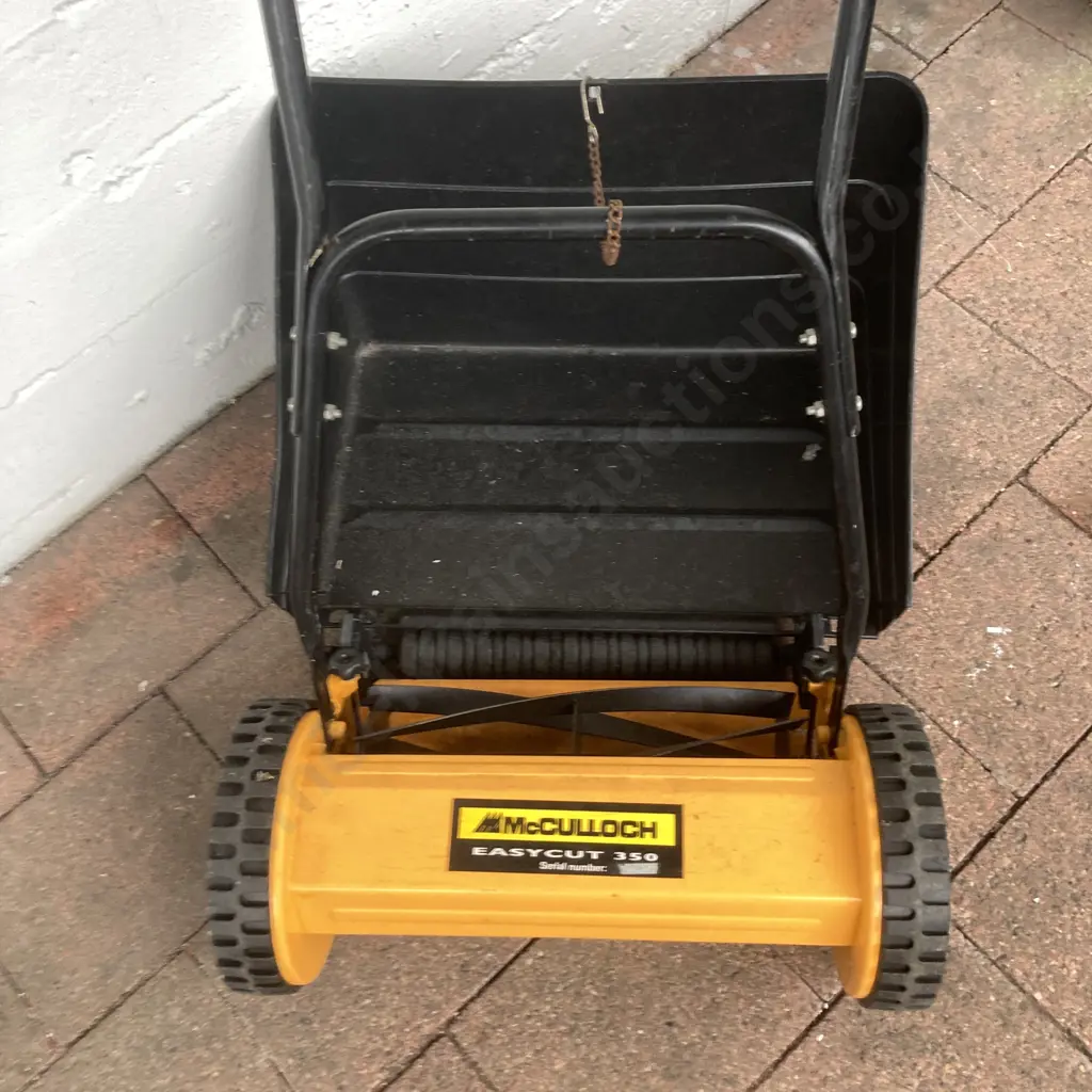McCulloch EasyCut 350 Push Mower With Catcher Image 1++