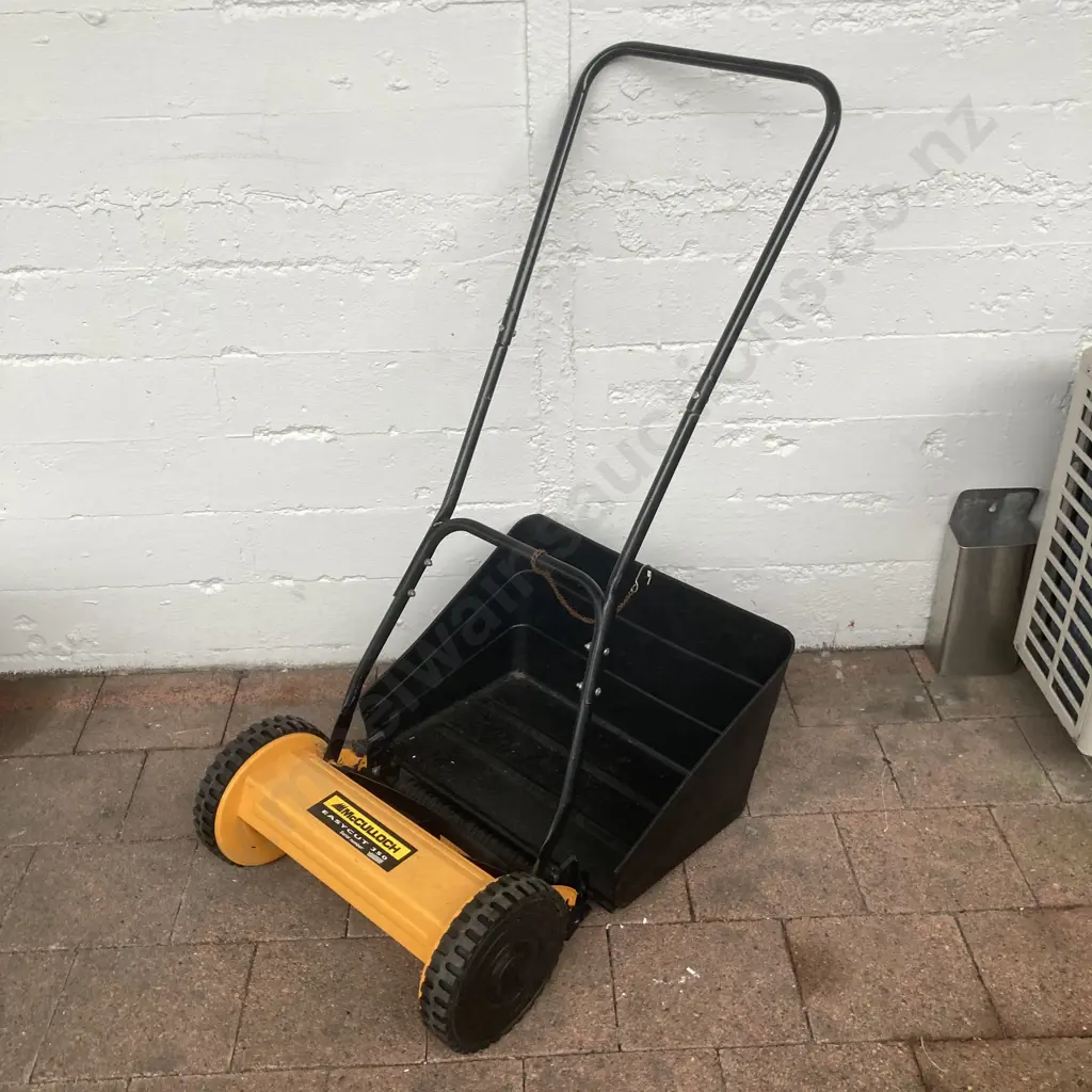 McCulloch EasyCut 350 Push Mower With Catcher Image 1++