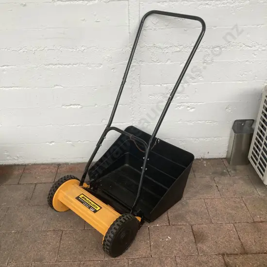 McCulloch EasyCut 350 Push Mower With Catcher