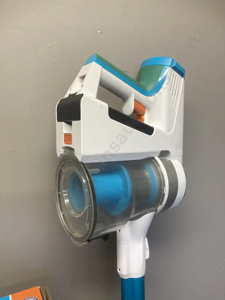 Invictus X7 Cordless Stick Vacuum With Boxed Invictus "X-Water" Attachment Image 1++
