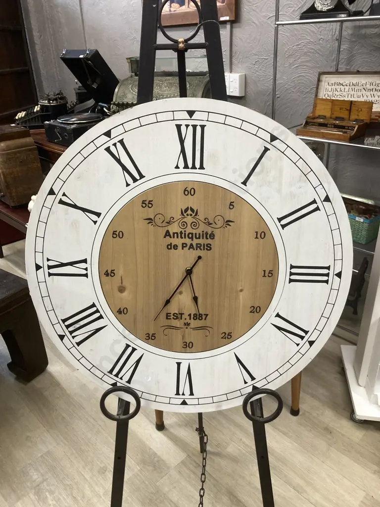 Antiquite de Paris Wooden Wall Clock. Dia 59cm Image 1++