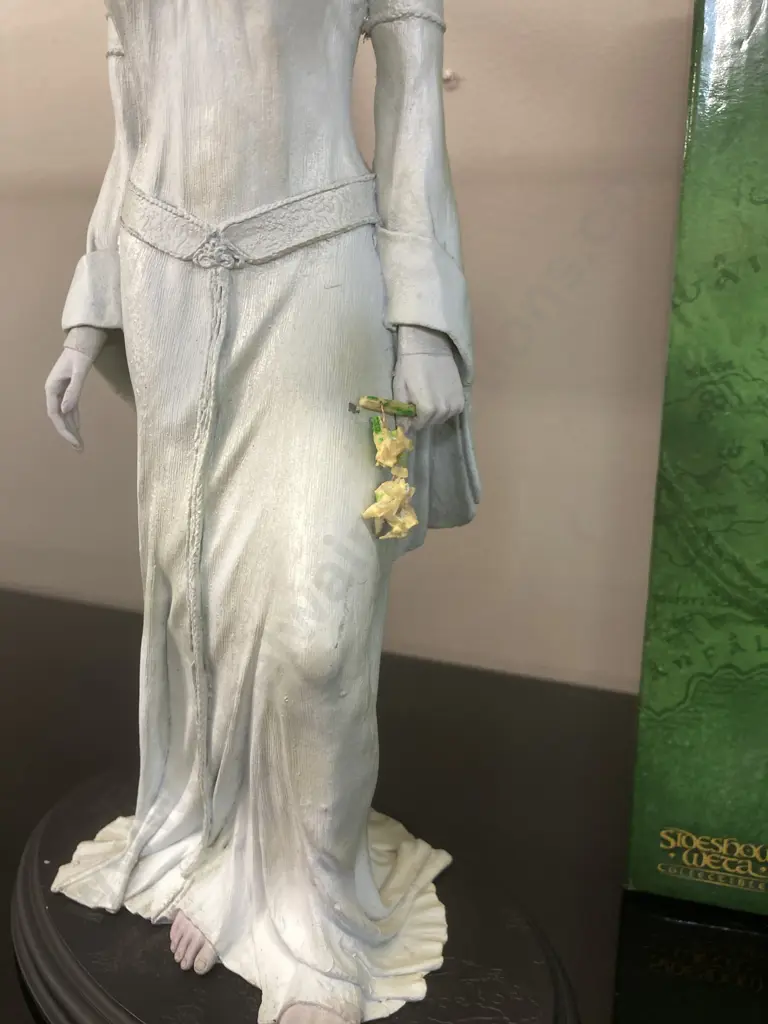 Arwen Evenstar Sideshow Weta 1/6 Scale Figurine - Lord of the Rings, #9313, (As Found Condition) Image 1++