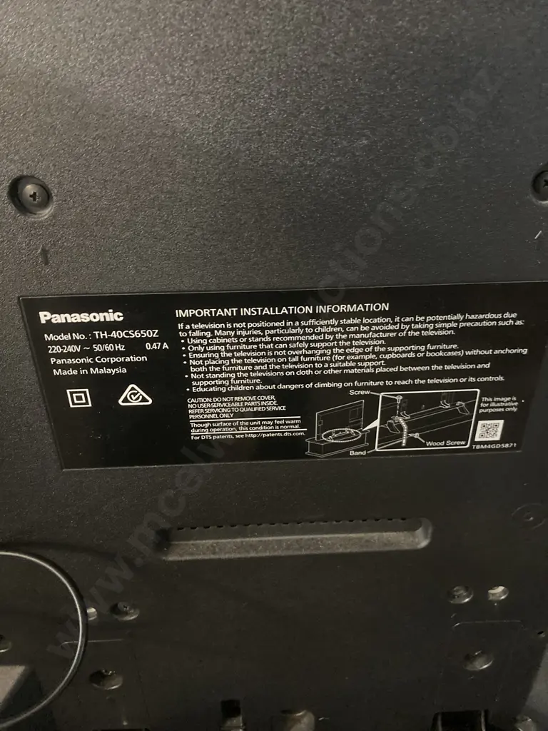 Panasonic Viera TH-40CS650Z 40" Full HD (1920x1080) LCD Smart TV With Remote Control & Black Double Door TV Cabinet Image 1++