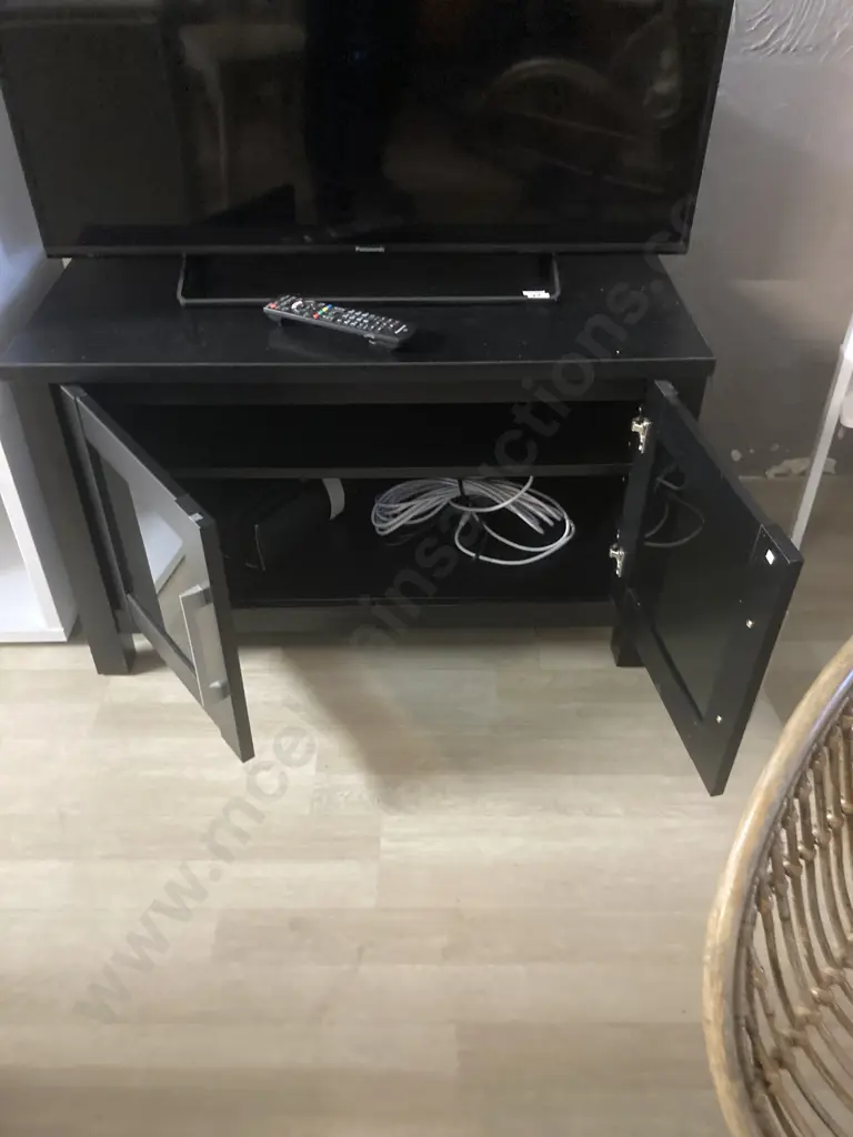 Panasonic Viera TH-40CS650Z 40" Full HD (1920x1080) LCD Smart TV With Remote Control & Black Double Door TV Cabinet Image 1++