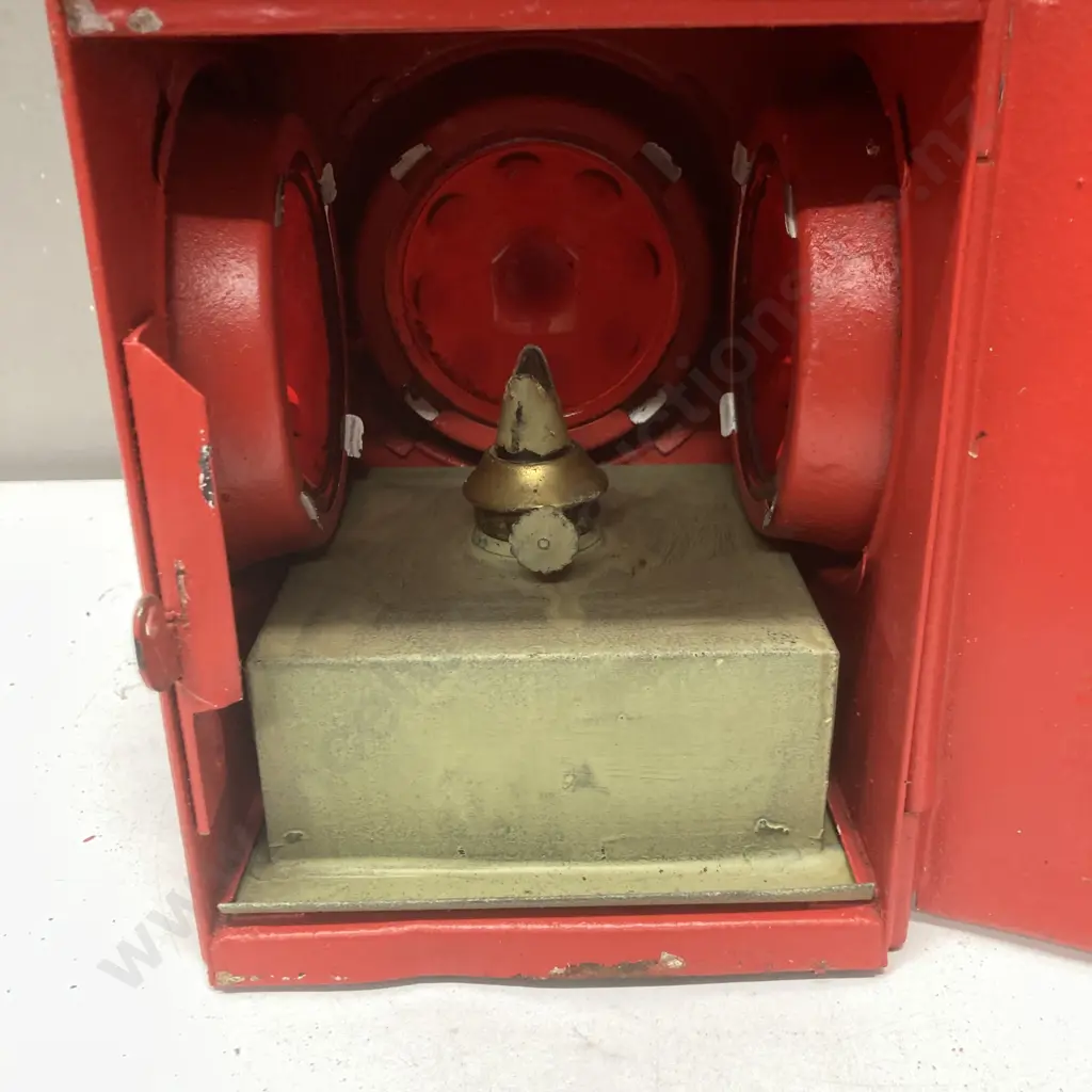 Vintage KENYONS 72 Serilite Lens Lamp - Railway Roadworks Red Lens Warning Lamp. H40cm Image 1++