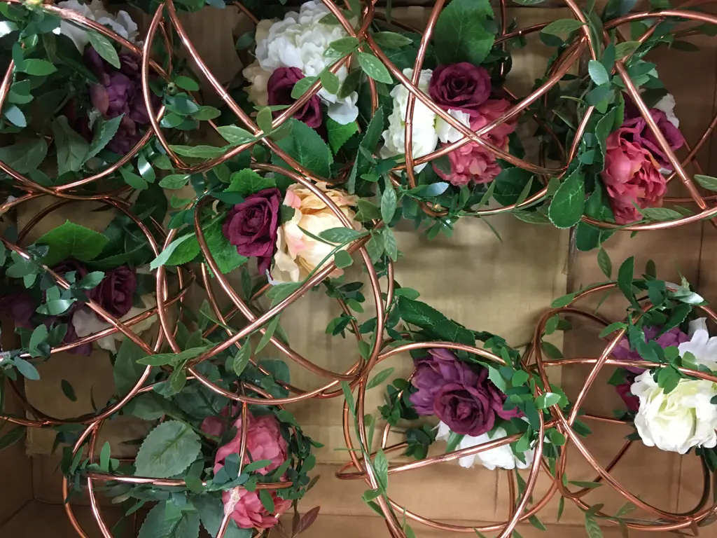 Box Lot Bronze Wire Floral Table Decorations Image 1++