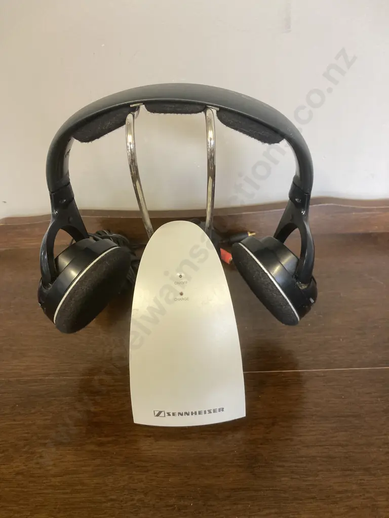 Sennheiser RS 120 II On-Ear Wireless Stereo Headphone System Image 1++