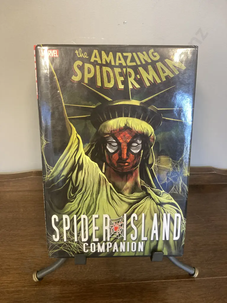 The Amazing Spiderman Spider Island Companion 2012 First Edition First Print Hardcover (Looks Unread) Image 1++