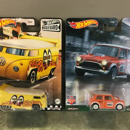 Hot Wheels Volkswagen Drag Bus 25 & Morris Mini 3/5