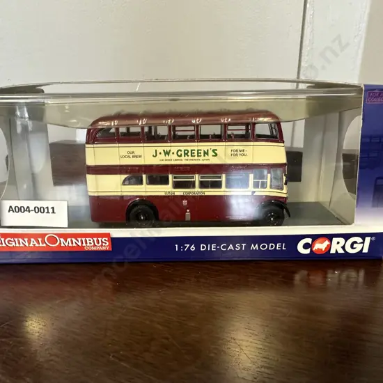 Corgi Original Omnibus Co OM41608A Crossley DD42 Luton Corp Transport Dual Destination 1 Seymour Avenue. Boxed